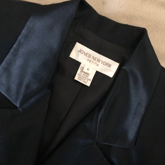 Vintage Women's Jones New York Blazer - Picture 4 of 6